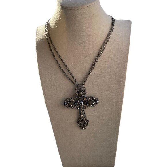 Vintage Silver Cross Necklace Gray Rhinestones Large Pendant Stones Religious - Picture 2 of 14